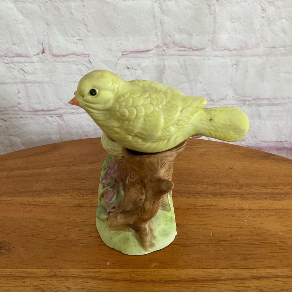 Vintage Two Birds in a Nest Salt and Pepper Shakers - Picture 4 of 7